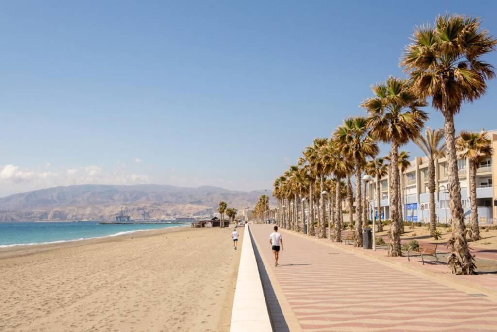 El Rinconcito Cubano En La Playa Apartman Almería Kültér fotó