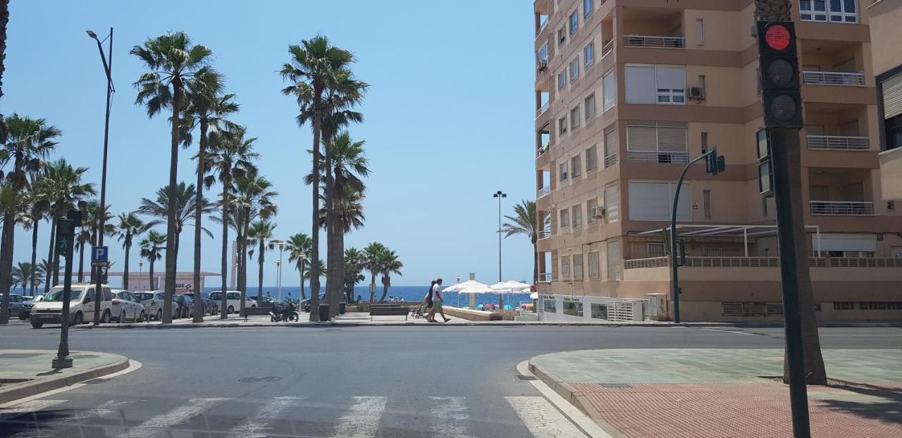 El Rinconcito Cubano En La Playa Apartman Almería Kültér fotó